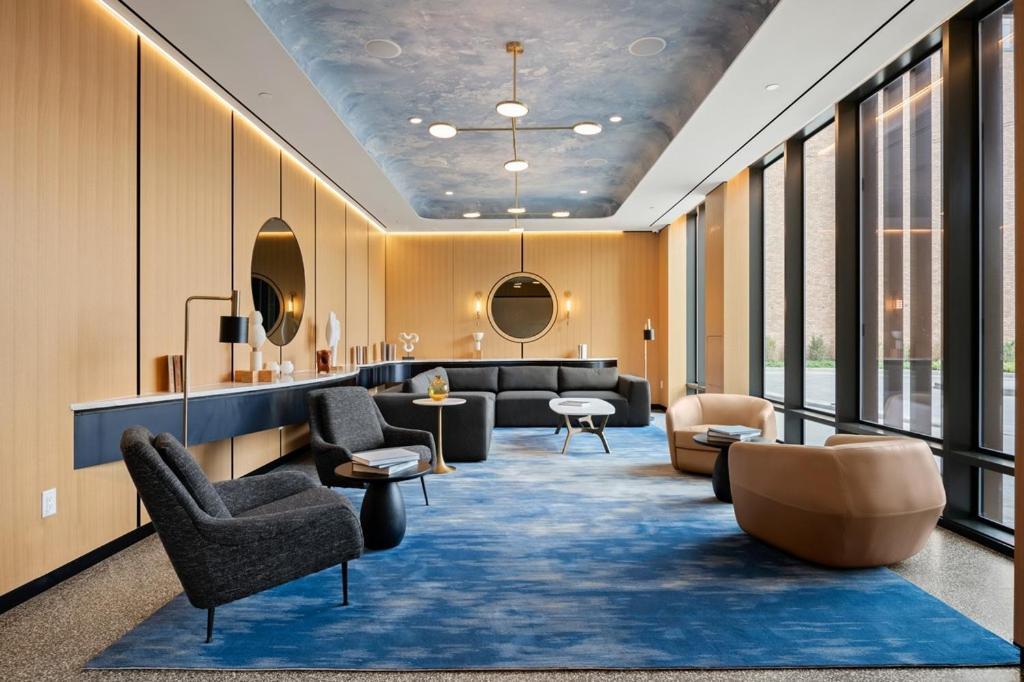 Modern Oasis With High End Amenities Apartment